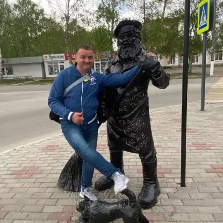 Ildar, 48Ресей 