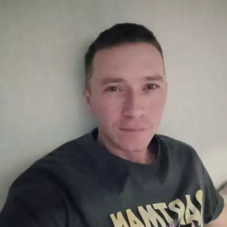 Ilnur, 33Ресей 