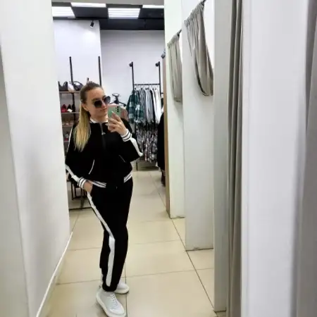 Adelina, 23Ресей 