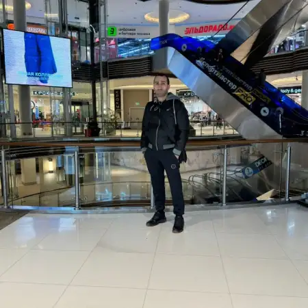 Eli, 37Ресей 