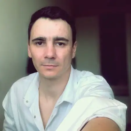 Ilyas, 32Ресей 