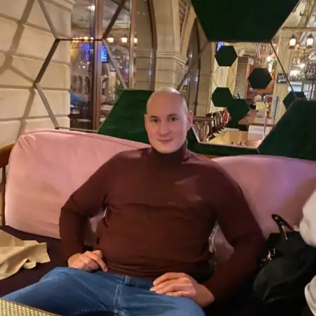 Eldar, 33Ресей
