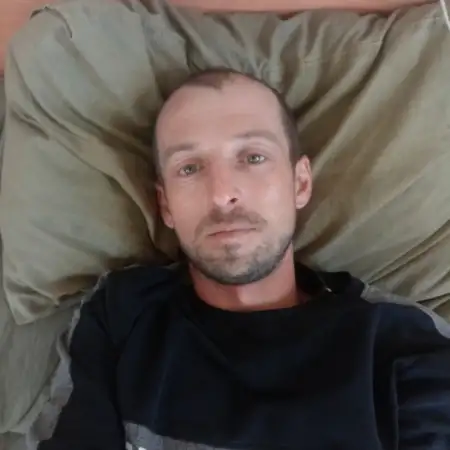 Ayzat, 34Ресей
