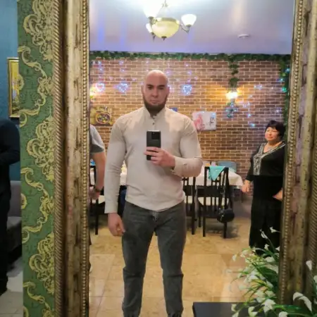 Damir, 37Ресей 