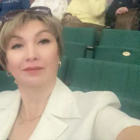 Yulya, 52Ресей 