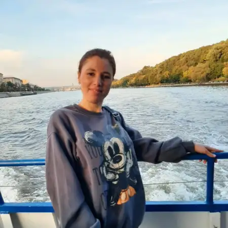 Gulnoza, 29Тәжікстан