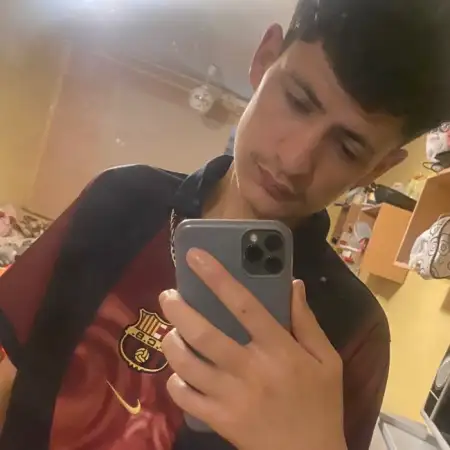 Yassin, 23Ресей 