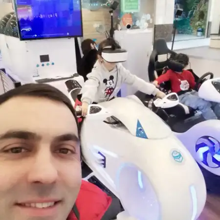 Emin, 44Ресей 