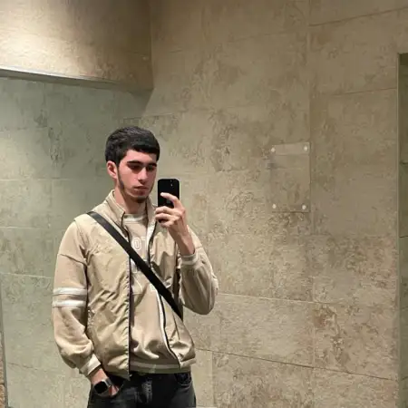 Yasir, 21Ресей 