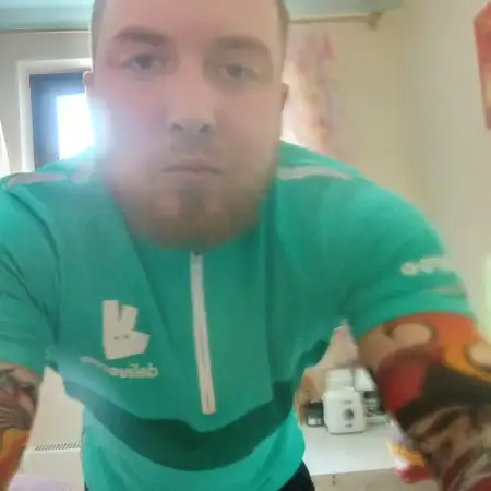 Gadji, 32Ресей 
