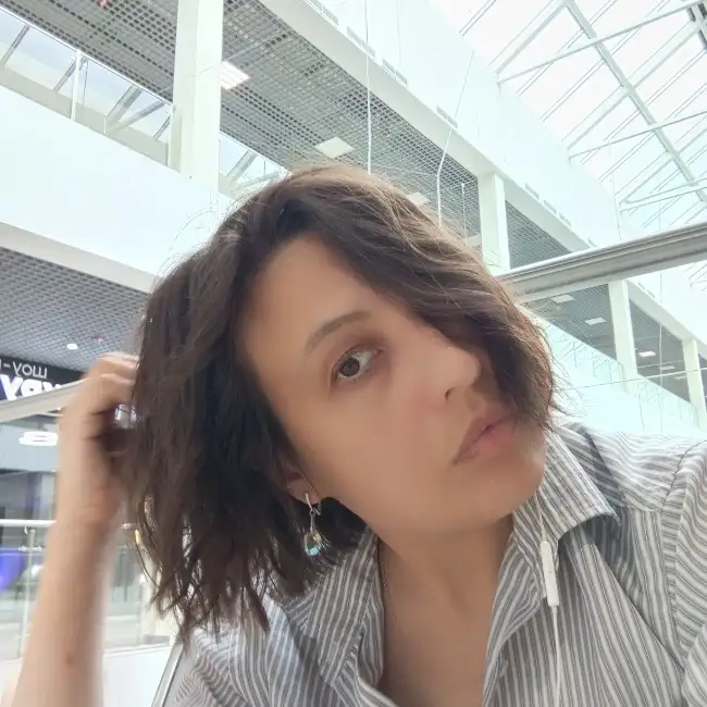 Alina, 39