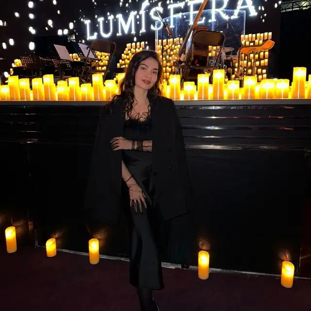Karina · 23 ·           